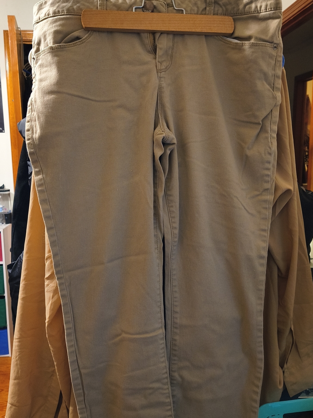 No Boundaries Size 17 Casual Skinny Khaki Pants - Light Taupe